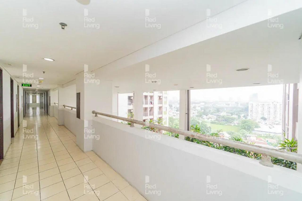 Redliving Apartemen Serpong Green View - Celebrity Room Tower B タンゲラン エクステリア 写真